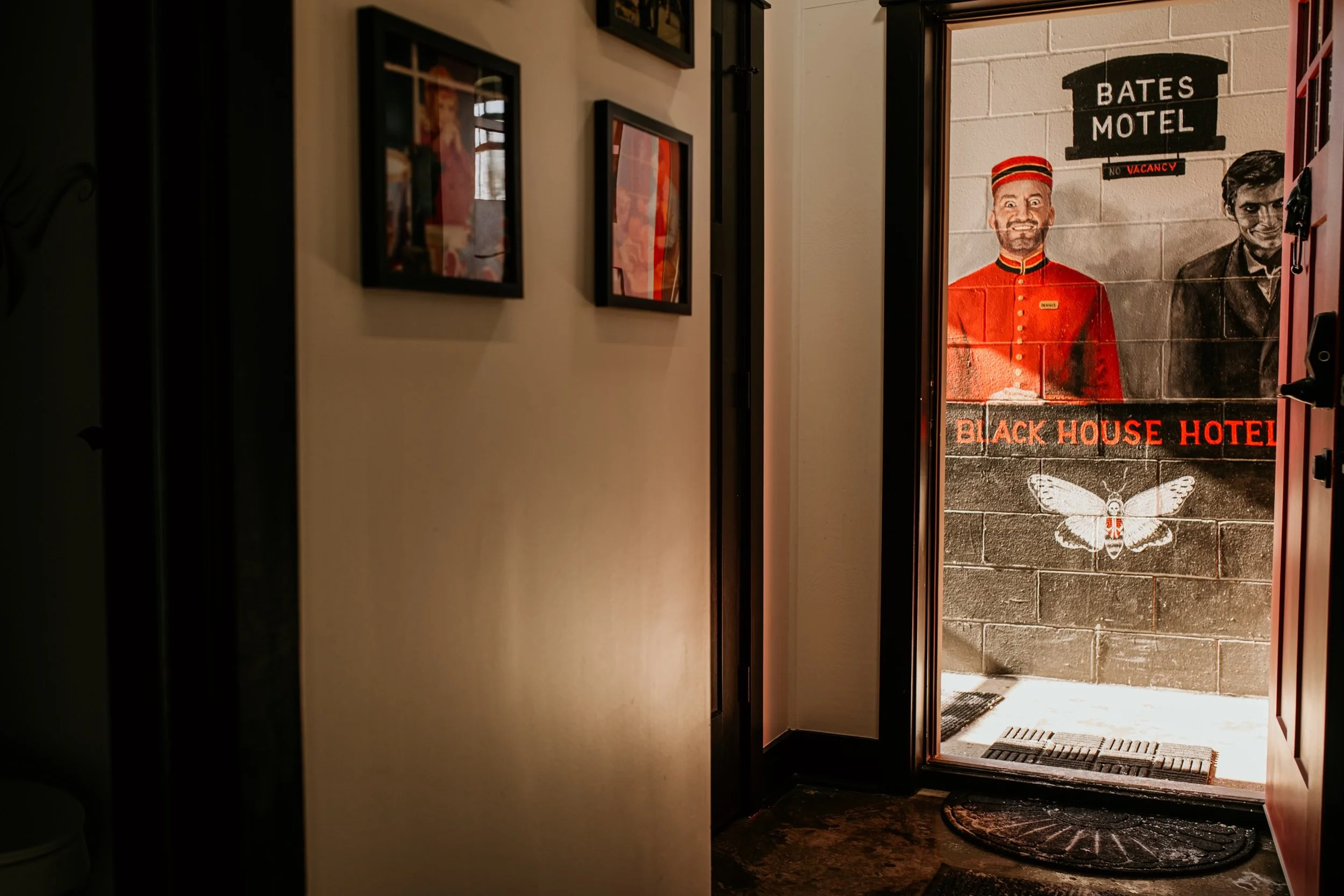 Black House Stay room